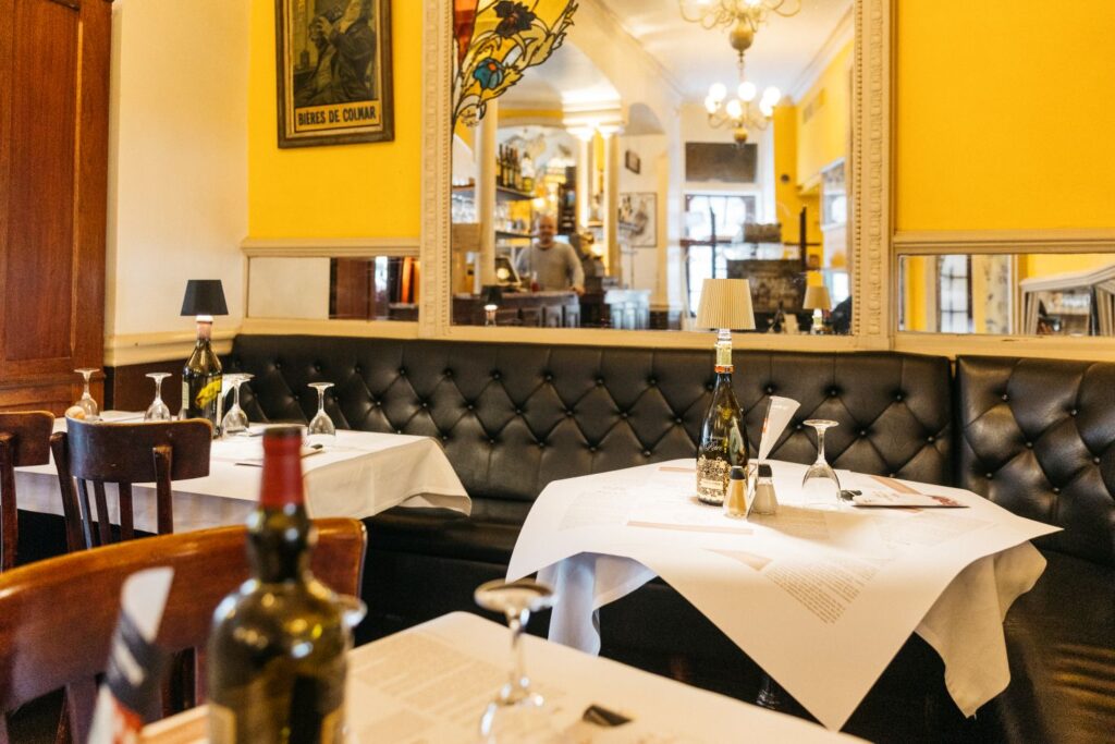 Des mythes et des demis, reportage dans les bars mythiques de Grenoble